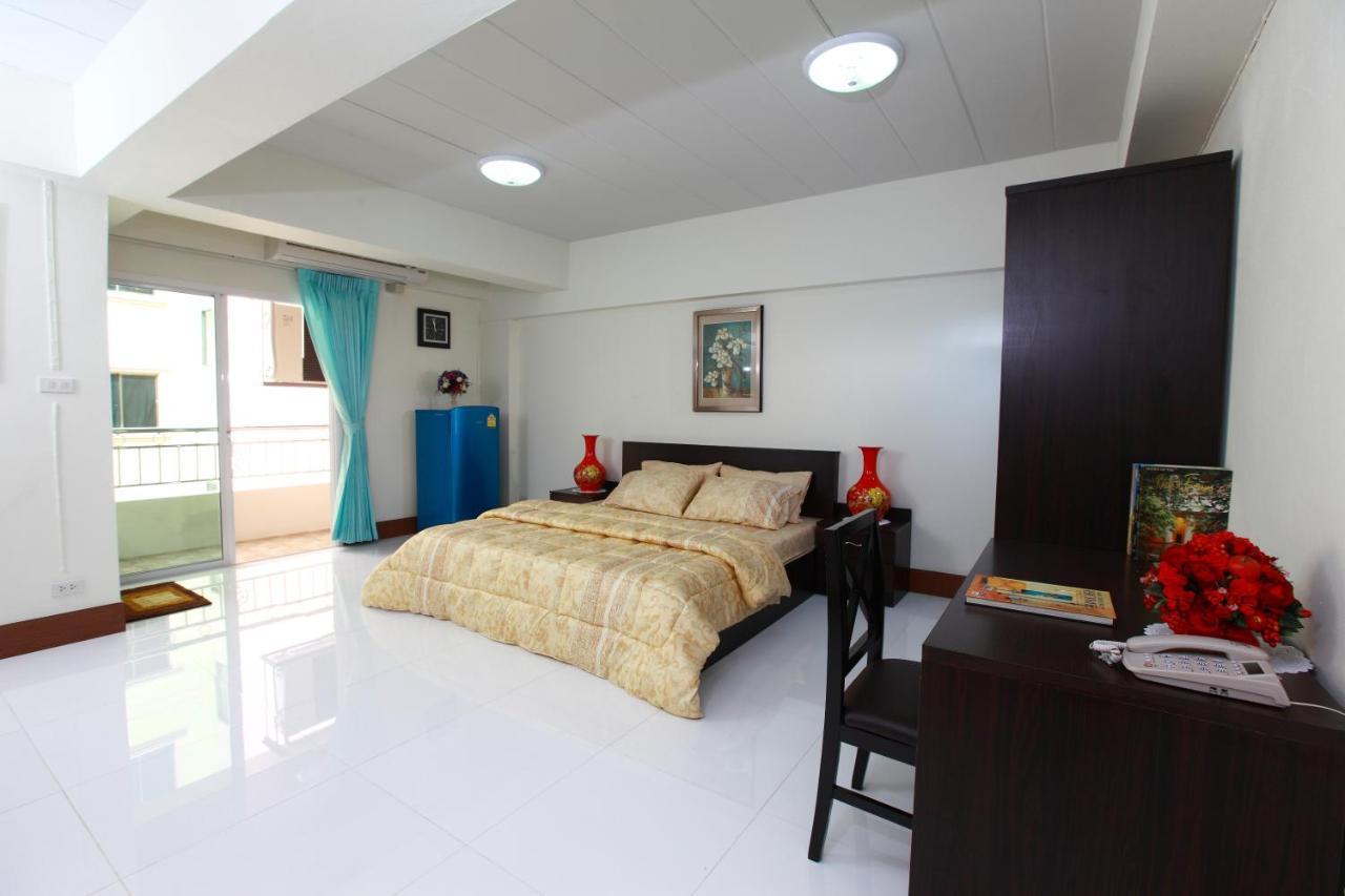 Rattanasook Residence Bangkok Exterior photo
